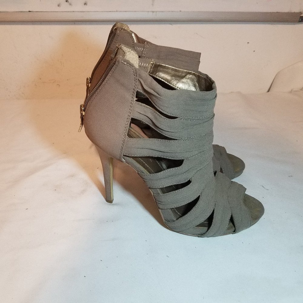 Heeled booties
